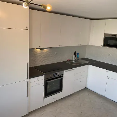 Lali - Updated 2br Near Old Town *