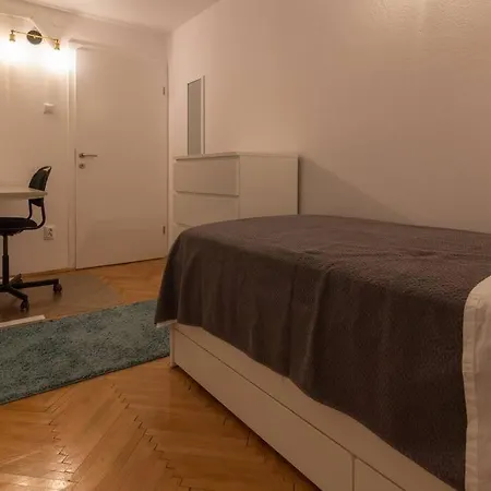 Lali - Updated 2br Near Old Town