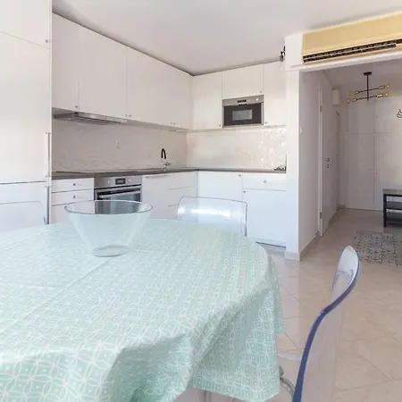Lali - Updated 2br Near Old Town Trogir