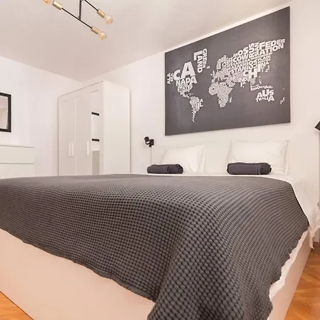 Apartment Lali - Updated 2br Near Old Town *