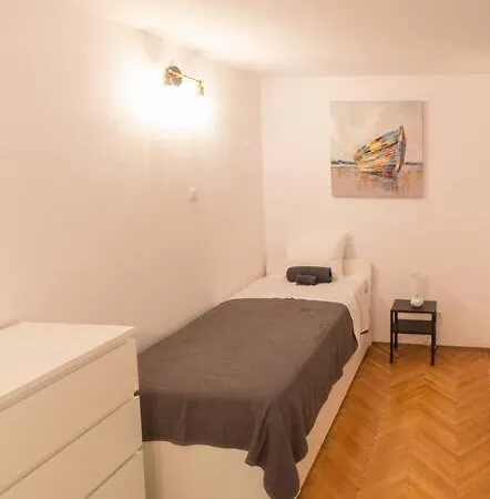 Lali - Updated 2br Near Old Town *